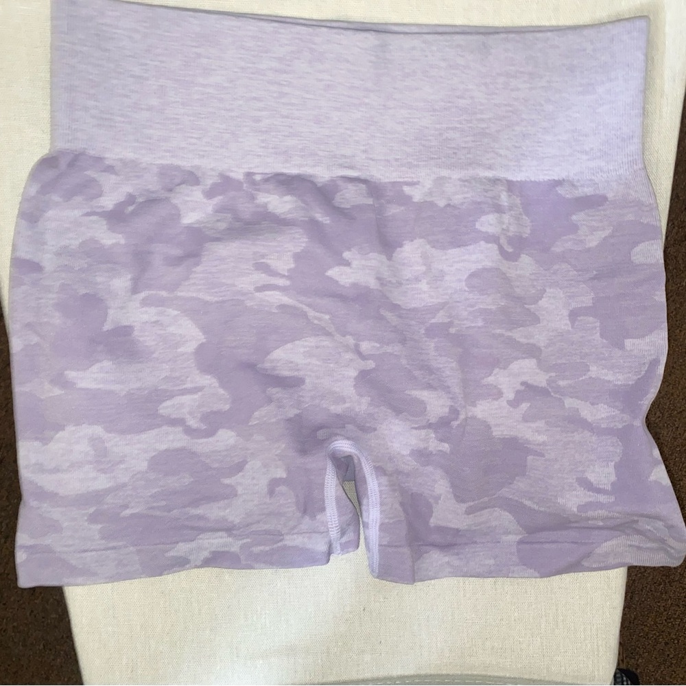 Seamless Camo Print Sports Shorts